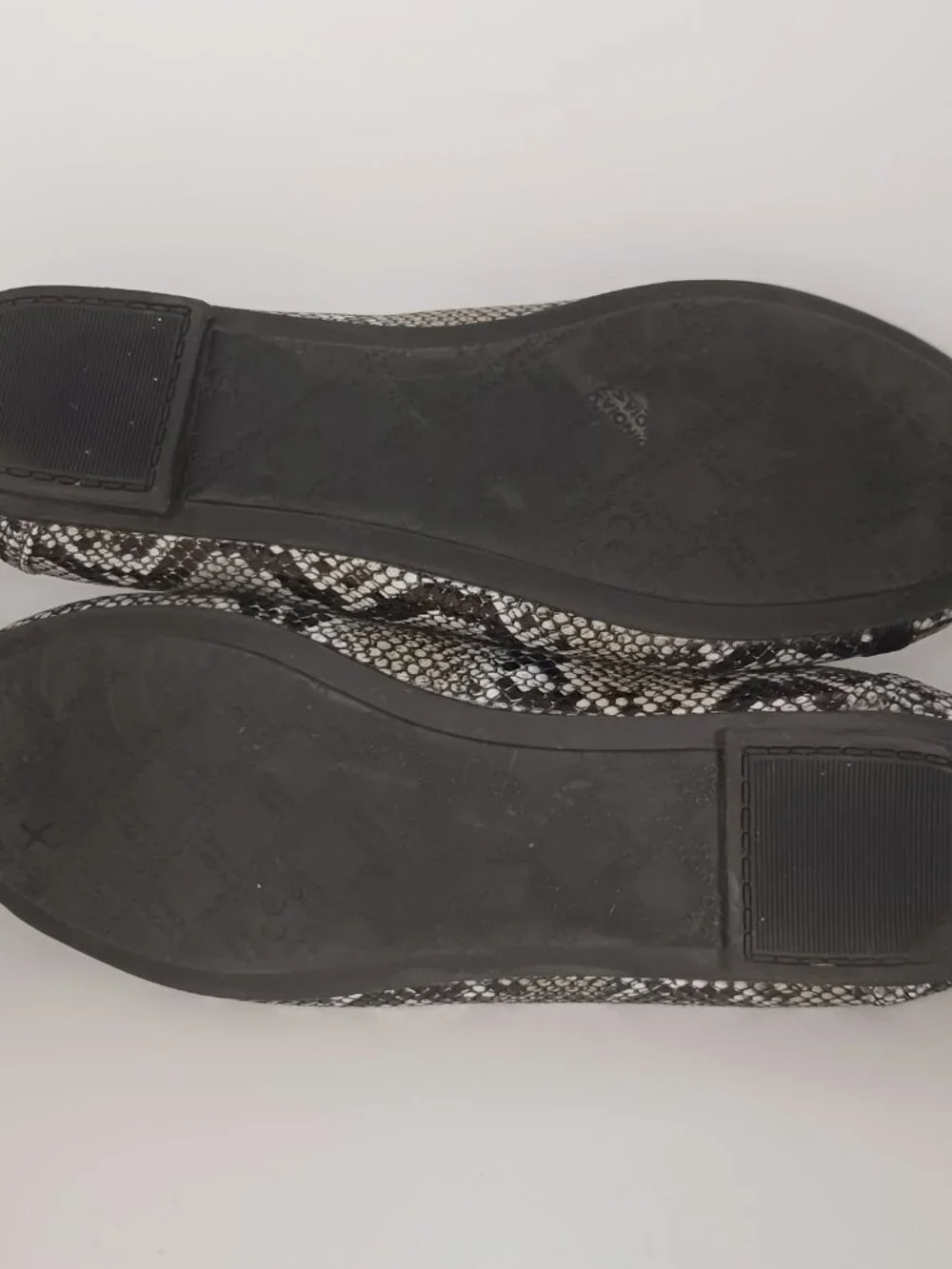 Vionic Carroll Women’s 7 Ballet Flats Black Snake Print Leather Balletcore